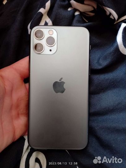 Телефон iPhone 11 про