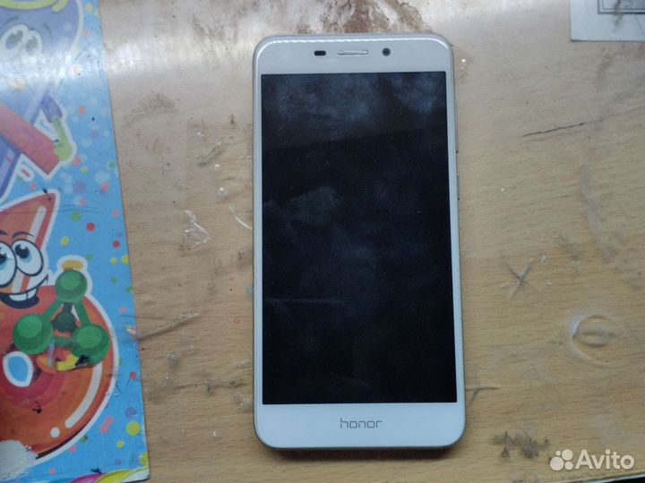 Honor 6c pro телефон хороший, целый