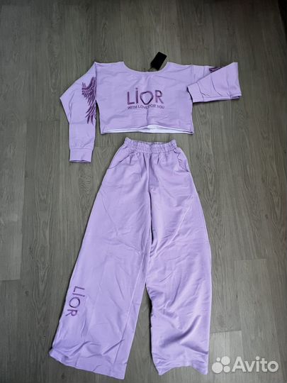 Костюм женский