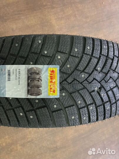 Pirelli Ice Zero 2 285/40 R22 110H