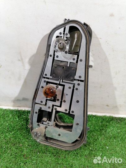 Фонарь задний правый Renault Logan 1.4 2010