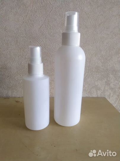 Кнопочный распылитель с бутылкой.Пульверизатор