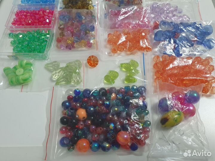 Бусины акриловые
