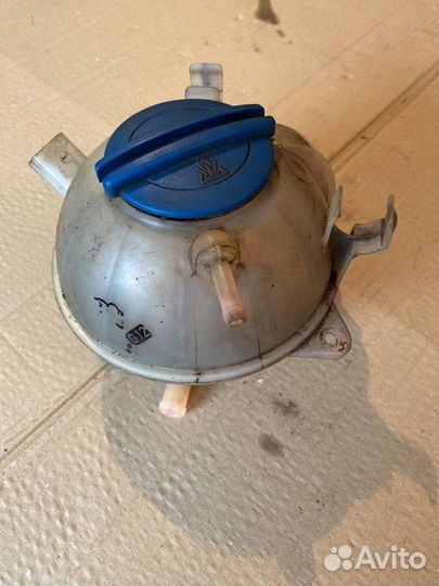 Бачок расширительный Volkswagen Passat