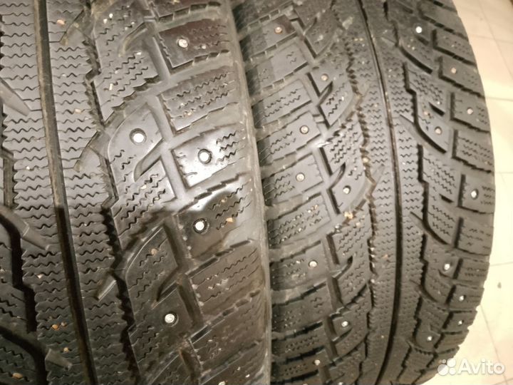 Kumho I'Zen Stud Snow KW11 225/55 R18