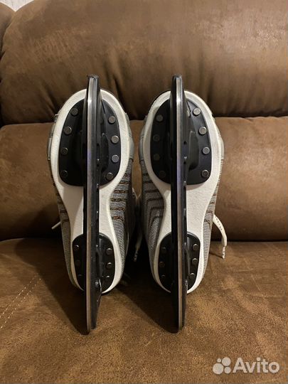 Коньки хоккейные Larsen 35 размер