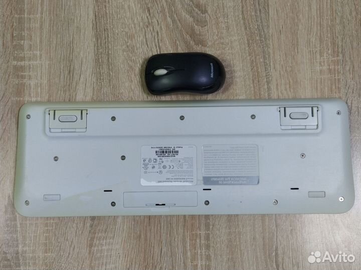Беспроводной комплект: клавиатура и мышь - Microso
