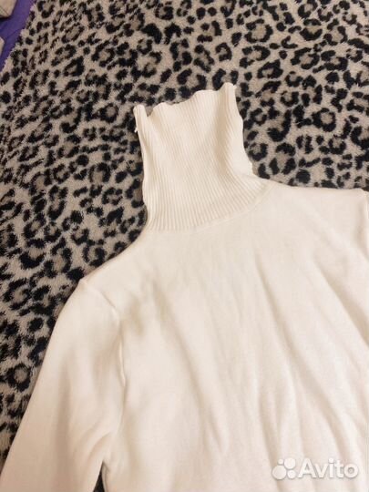 Свитер(водолазка ) женская размер 42(S)