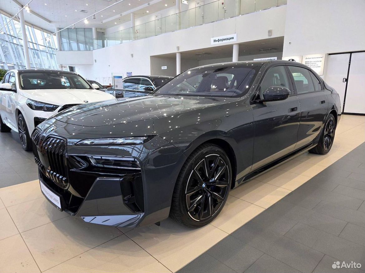 BMW 7 серия 4.4 AT, 2025