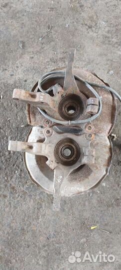 Кулак правый, левый поворотный Лансер 9