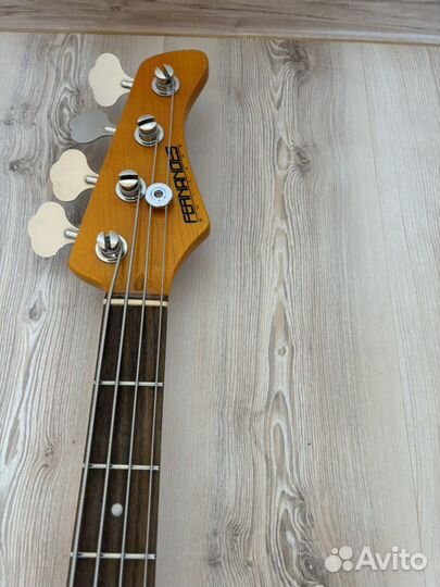 Бас гитара