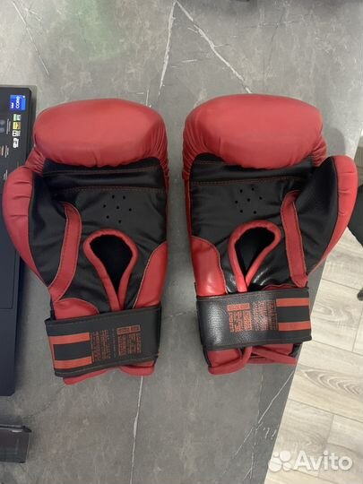 Боксерские перчатки