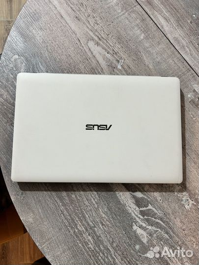 Ноутбук Asus x550c