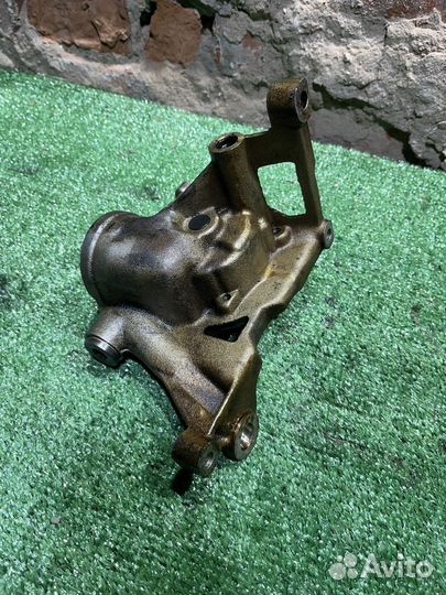 Масляный насос Audi ALF 2.4-2.8