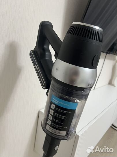 Вертикальный пылесос redmond