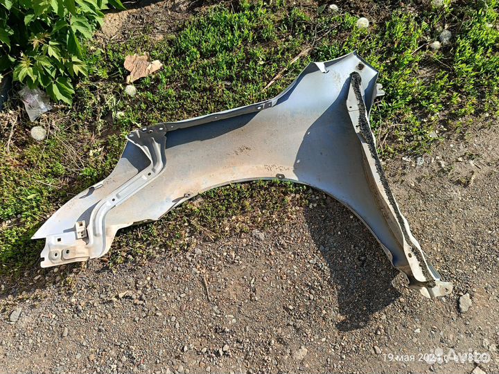 Крыло переднее правое Ниссан Тиана