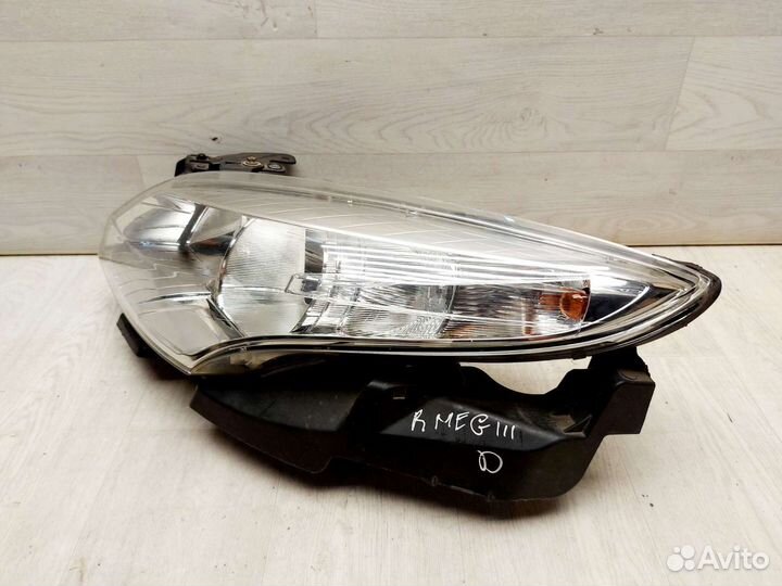 Фара левая Renault Megane 3. 2008-2014