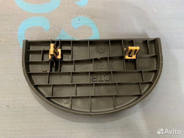 Накладка сиденья задняя правая Cadillac Escalade 4