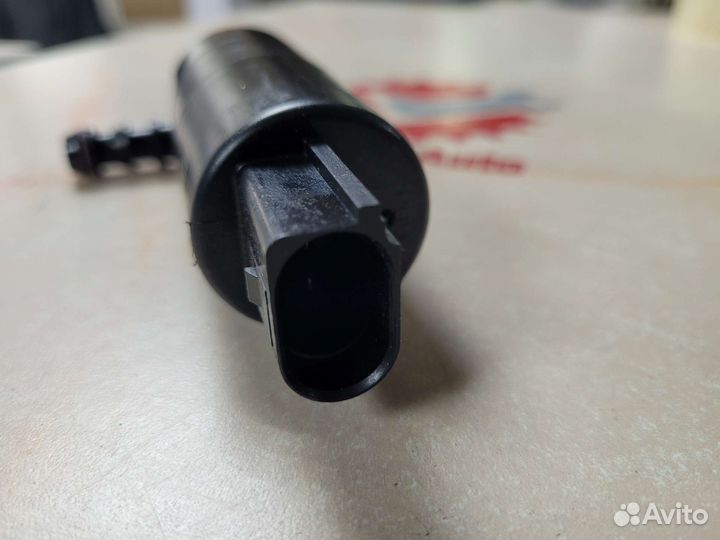 Насос стеклоомывателя BMW e38