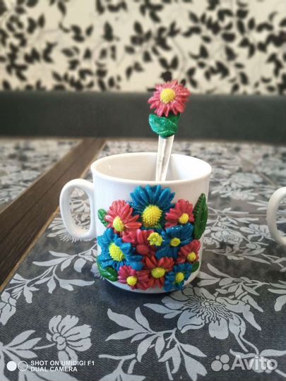 Кружка с декором из полимерной глины