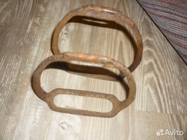 Стремя старинное 2 штуки