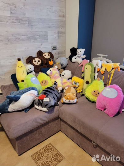 Акула, мишка блекбо, гуси, капибара,губка Боб,кот