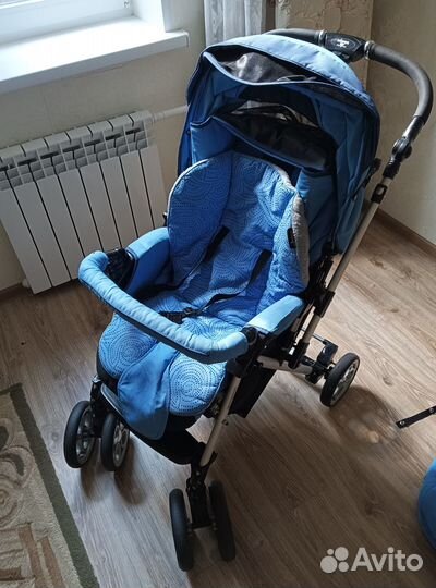 Прогулочная коляска всесезонная