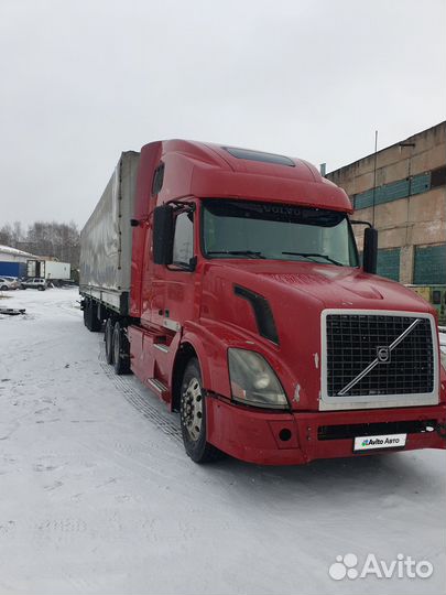 Volvo VNL 64T с полуприцепом, 2005