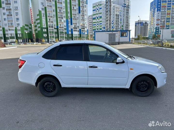 LADA Granta 1.6 МТ, 2012, 105 655 км