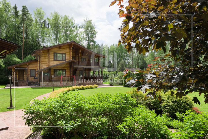 Дом 525 м² на участке 59 сот.