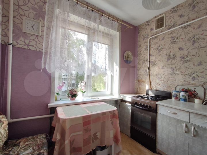 3-к. квартира, 54 м², 3/5 эт.