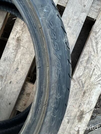 Pirelli P Zero 235/35 R19