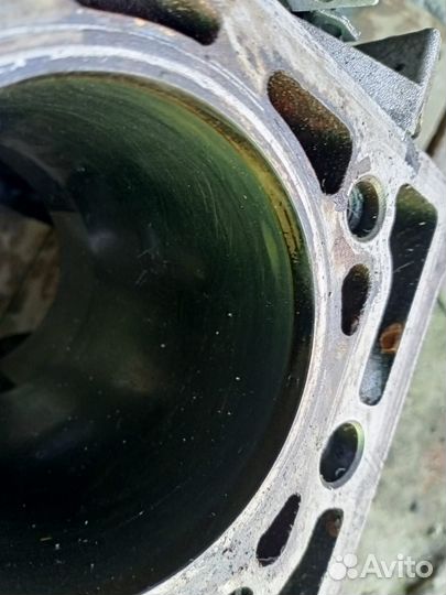 Блок двигателя K4M Renault Scenic 1