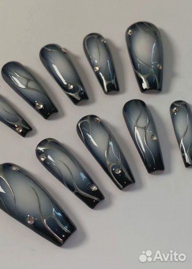 Дипломированный креативный мастер маникюра