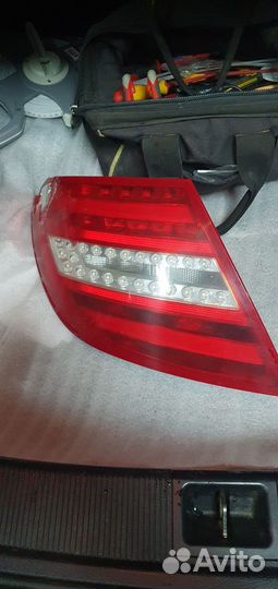 Фонарь задний правый и левый Mercedes w204
