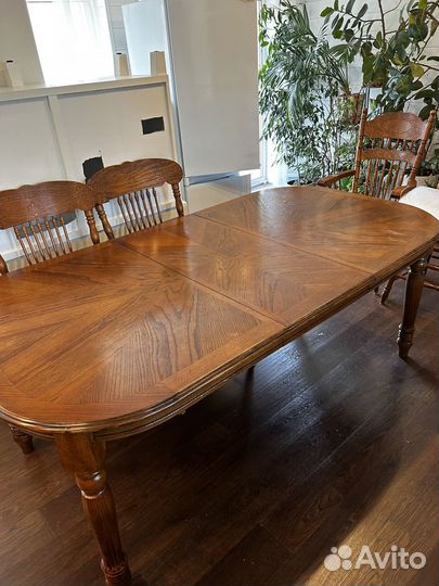 Обеденный стол раскладной на 6-8 персон