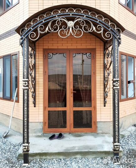 Навесы кованные из поликарбоната