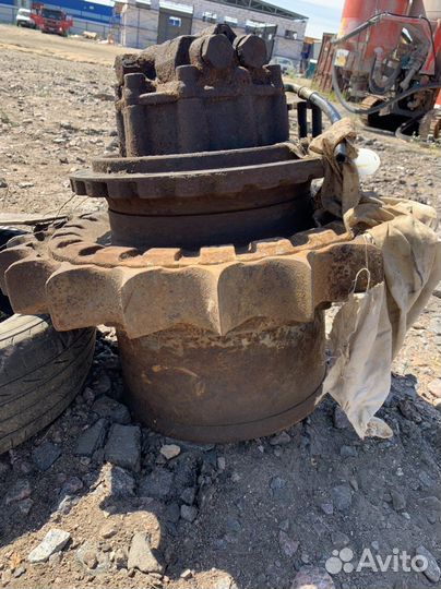 Бортовой редуктор Hitachi ZX330-3