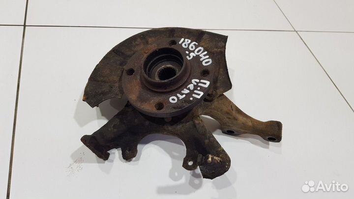 Кулак поворотный передний правый