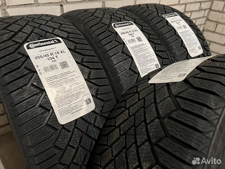 Continental ContiVikingContact 7 255/45 R19