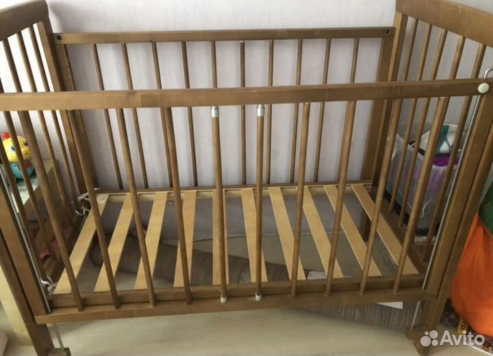 Детская кроватка