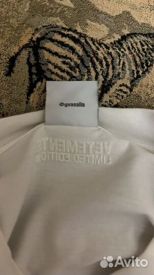 Футболка Vetements SS24 Pyramid Logo оригинал