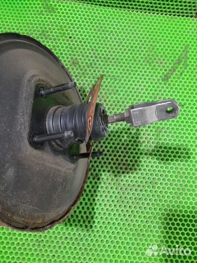 Вакуумный усилитель тормозов Nissan Laurel C34