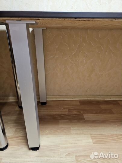 Кухонный стол из керамогранита