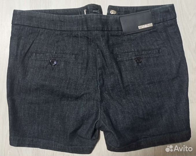 Женские шорты Armani