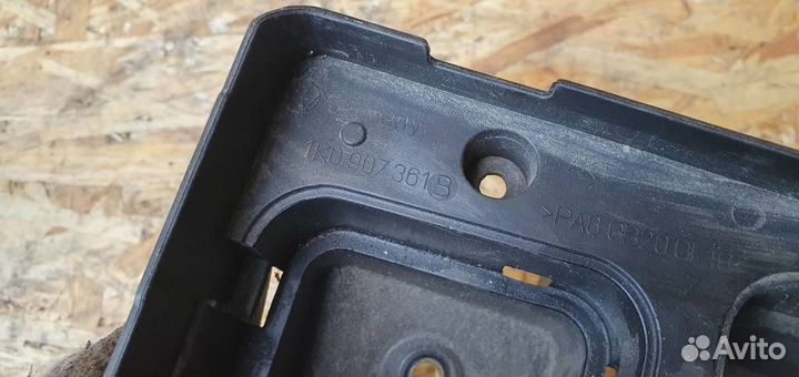 Кронштейн Volkswagen Tiguan 2007-2011