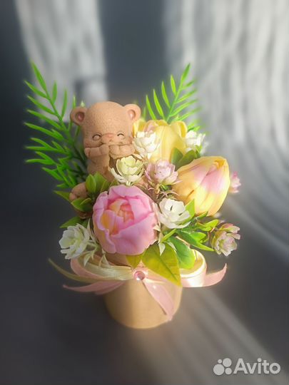 Мини-букетик из мыла с мишкой