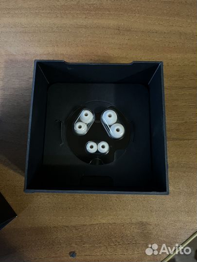 Беспроводные наушники beats