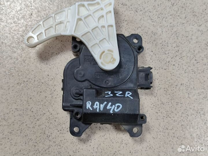 Сервопривод заслонок печки Toyota Rav4 40 4WD
