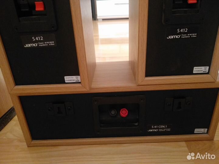 Акустическая система Jamo. Колонки